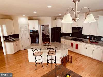 10302 Spring Iris Dr Bristow, VA 20136