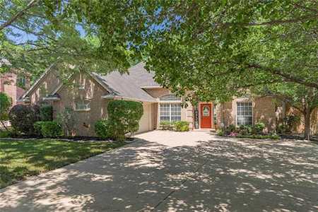 2621 Abercorn Drive Grapevine, TX 76051