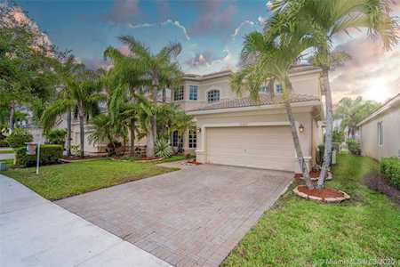 19407 SW 65th St Pembroke Pines, FL 33332