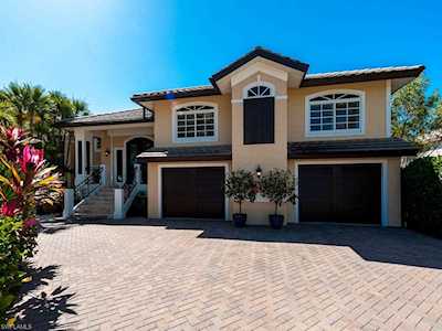 1329 Eagle Run Dr Sanibel, FL 33957