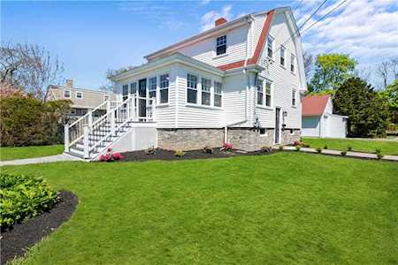 7 Verndale Circle Bristol, RI 02809