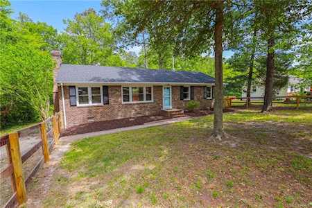 3046 Mount Clair Rd Chester, VA 23831