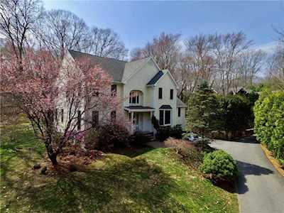 475 Tillinghast Rd East Greenwich, RI 02818