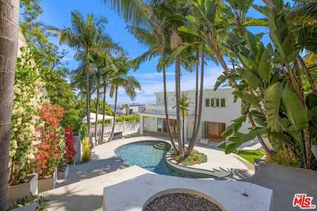 1330 Londonderry Place Los Angeles, CA 90069