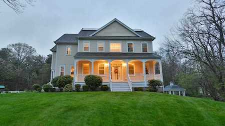 10 Hillside Dr Wrentham, MA 02093