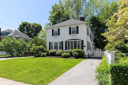 44 Yale Street Winchester, MA 01890