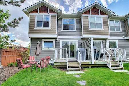 224 Cranberry Park SE Calgary, AB T3M 1R3