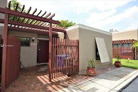 1411 W Fairway Rd #1411 Pembroke Pines, FL 33026