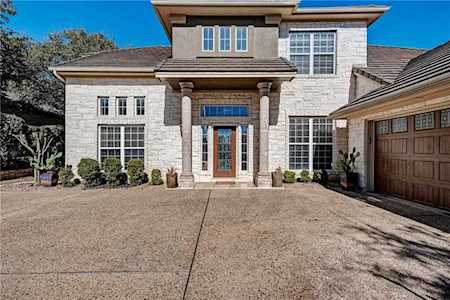 2 Glen Rock Dr The Hills, TX 78738