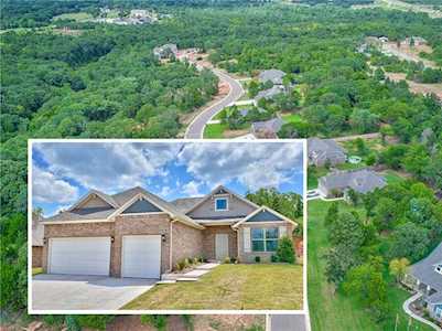 8730 Overlook Dr Guthrie, OK 73044
