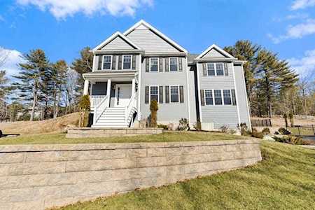 29 Lorraine Metcalf Rd Franklin, MA 02038