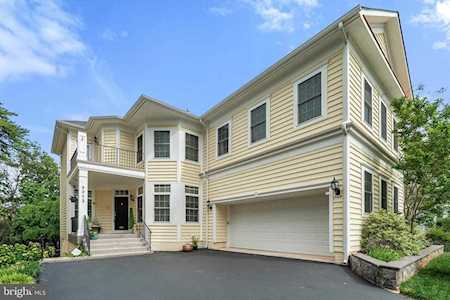 8353 Tillett Loop Manassas, VA 20110