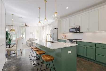 710 W Johanna St #B Austin, TX 78704