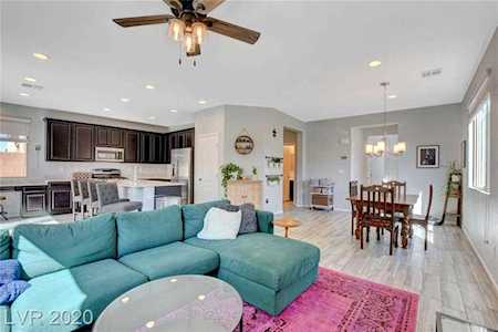 7672 Eastham Bay Las Vegas, NV 89179
