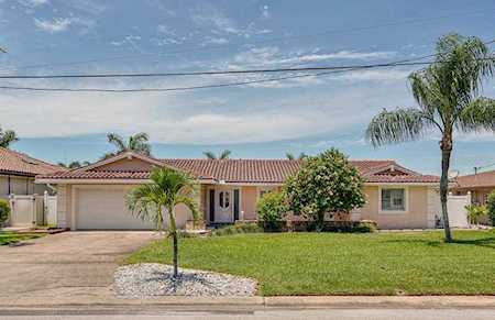205 Howard Dr Belleair Beach, FL 33786