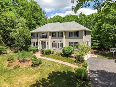 25 Vera Rd Middleton, MA 01949