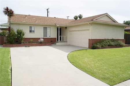 6006 Edgefield Avenue Lakewood, CA 90713