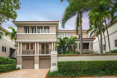 3515 Bayshore Villas Dr Miami, FL 33133