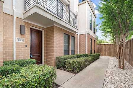 2606 Shelby Avenue #205 Dallas, TX 75219