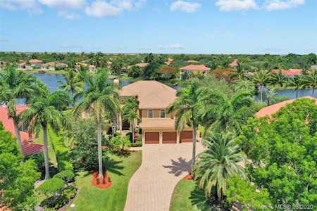 12184 NW 9th Pl Coral Springs, FL 33071
