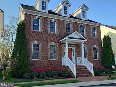 145 Amalfi Ct Purcellville, VA 20132