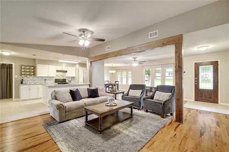 8702 Texas Oaks Dr Austin, TX 78748