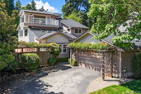 3237 110th Ave SE Bellevue, WA 98004
