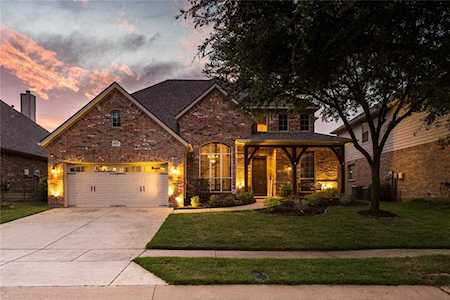 8821 Weston Lane Lantana, TX 76226