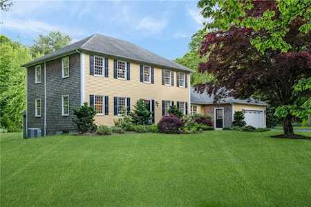 41 Mourning Dove Dr North Kingstown, RI 02874