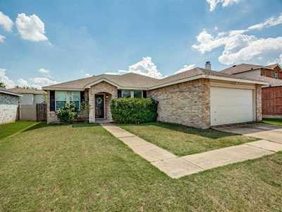 1405 Blazing Star Trail Burleson, TX 76028