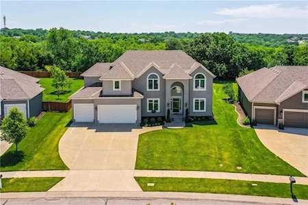 4967 Noland Rd Shawnee, KS 66216