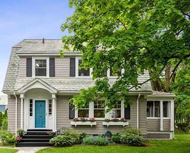 8 Sutherland St Andover, MA 01810