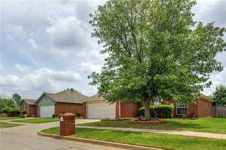 10708 NW 35th St Yukon, OK 73099
