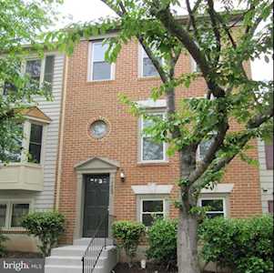 7402 Emerald Dr Manassas, VA 20109