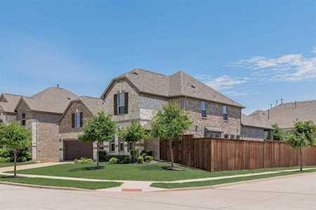 9715 Amberwoods Lane Frisco, TX 75035