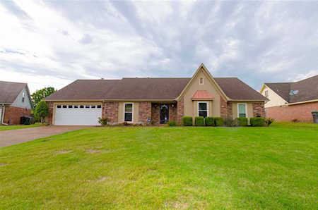 635 S Featherwind Cv Memphis, TN 38018