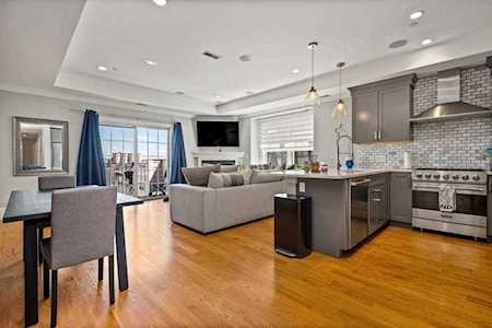 858 E 2nd St #8 Boston, MA 02127
