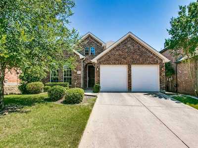 1134 Burnett Drive Lantana, TX 76226
