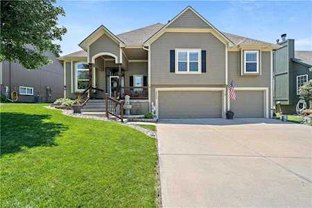 2232 SW Tracker Ln Lees Summit, MO 64082