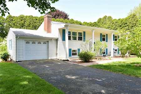 3 South Hillview Dr Narragansett, RI 02882