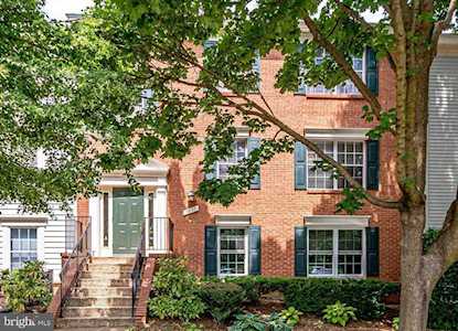 7757 Inversham Dr #239 Falls Church, VA 22042
