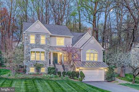 9903 Stoneybrook Dr Kensington, MD 20895