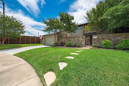 9724 Highland View Drive Dallas, TX 75238