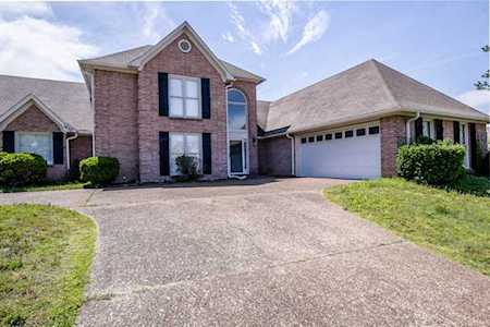 1879 Oak Springs Ln Memphis, TN 38016