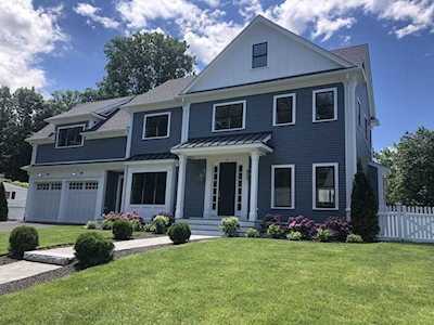 3 Peck Ave Wellesley, MA 02481
