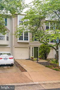 9040 Falcon Glen Ct Bristow, VA 20136