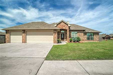 3013 Brookstone Lakes Dr Yukon, OK 73099