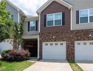 7048 Woodsbay Ln Rock Hill, SC 29732