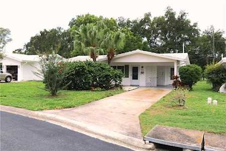 9392 141st St Seminole, FL 33776