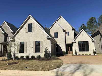 1730 N Chadwick Farms Loop Collierville, TN 38017
